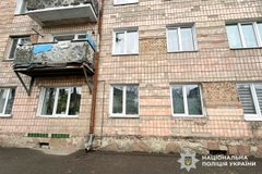 Пенсіонерка з Рівного випала з другого поверху під час миття вікон та загинула