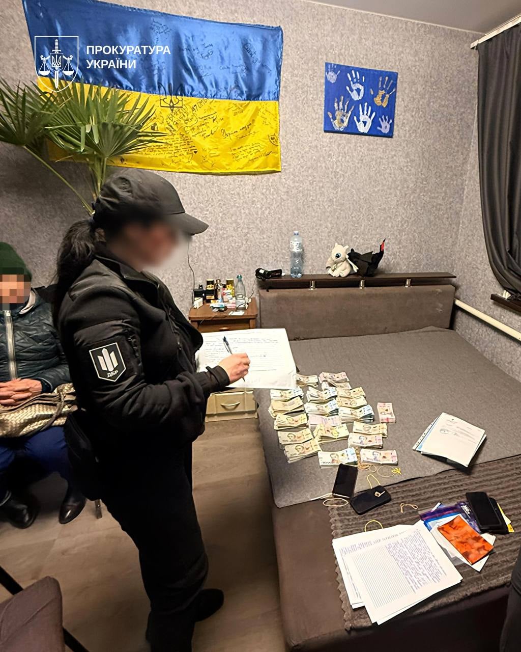 Фото з місця обшуків у причетних до продажу БпЛА