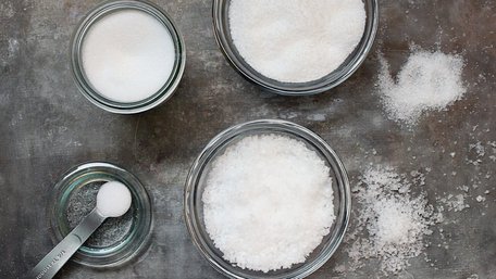 Секрет смачної випічки: навіщо додавати сіль у солодкі десерти