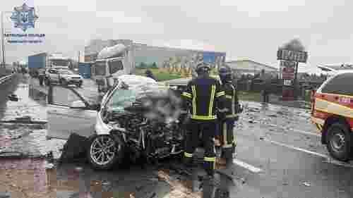 Лобова смертельна ДТП заблокувала рух трасою біля Львова