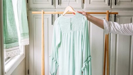 Чому електризується одяг та що робити, щоб цього уникнути