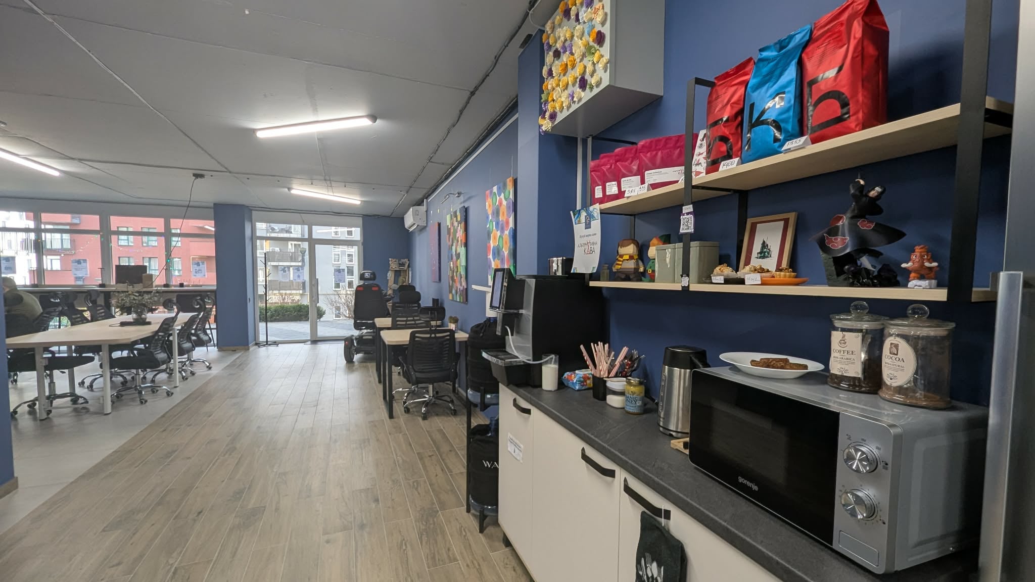 У 2026 році ветеран відкрив безбар’єрний коворкінг «Берег» на вул. Малоголосківській, 36