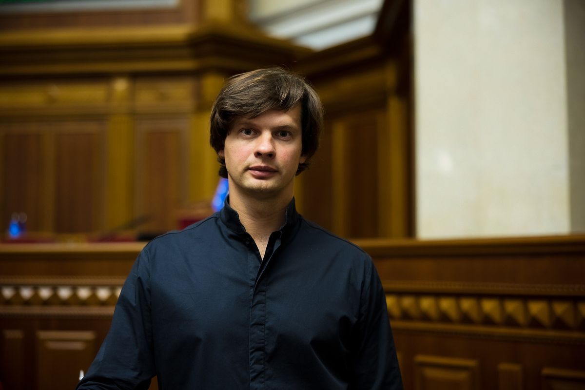 Нардеп із Закарпаття Анатолій Костюх отримав у спадок квартиру та 10 га землі