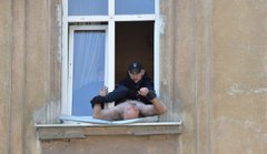 У центрі Львова врятували від спроби суїциду громадянина США