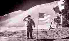 Коло замкнулося на Місяці