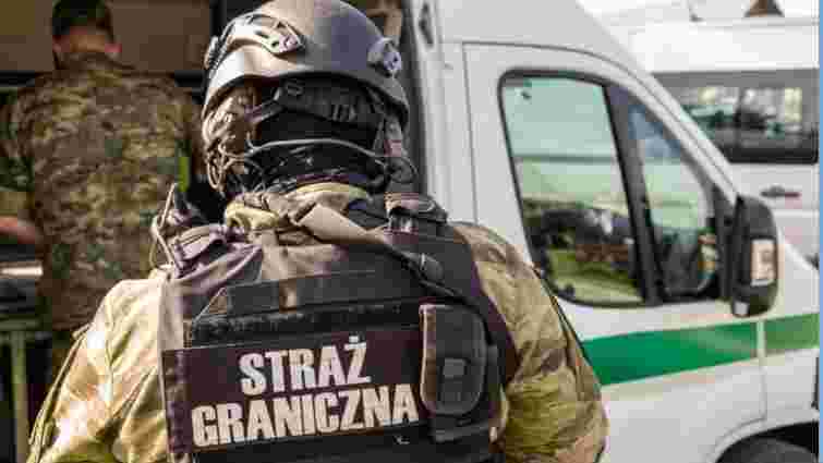 У Польщі затримали двох українців, які везли 12 російських нелегалів