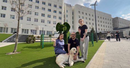 «Ми даруємо дітям у лікарні радість»