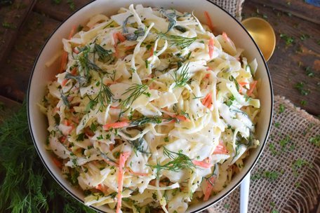 Салат з пекінської капусти, курки та печериць. Рецепт дня