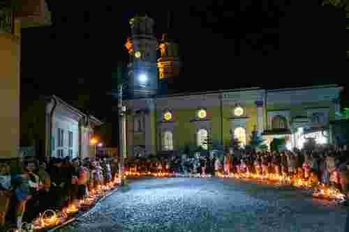 Розклад Великодніх богослужінь у церквах Ужгорода та Мукачева