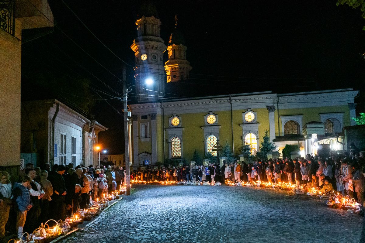 Розклад Великодніх богослужінь у церквах Ужгорода та Мукачева
