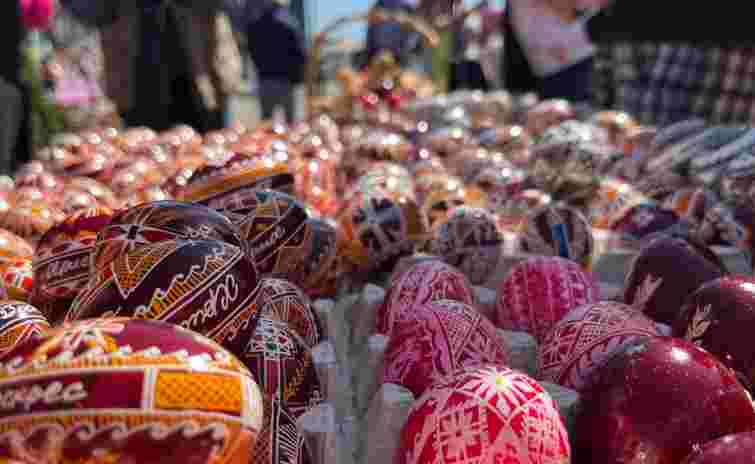 Розклад святкових богослужінь у церквах Чернівців на Страсний тиждень і Великдень