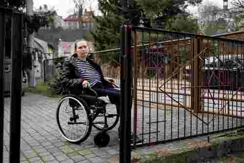 Українку після інсульту вигнали з реабілітаційного центру у Польщі