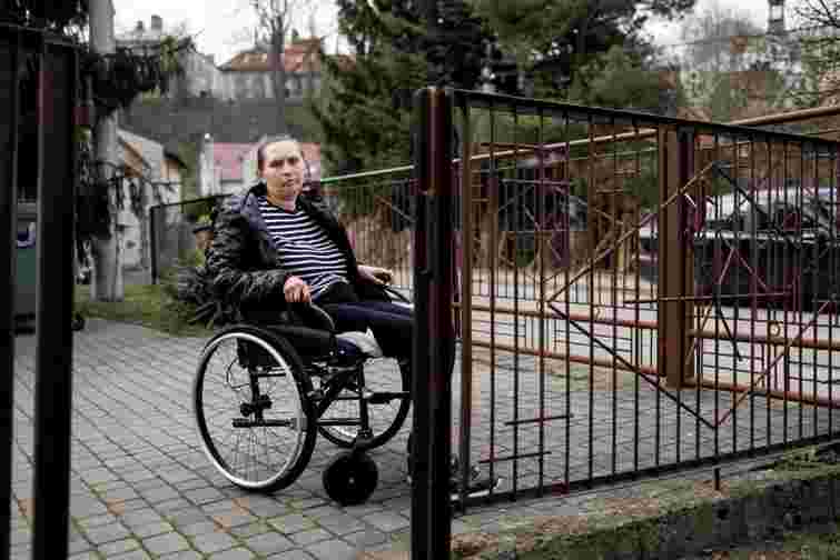 Українку після інсульту вигнали з реабілітаційного центру у Польщі