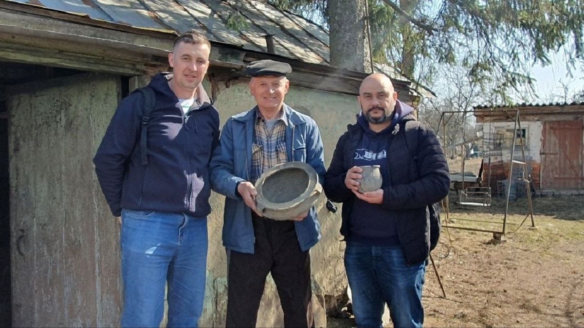 Під час копання могили на сільському кладовищі на Полтавщині виявили поховання V століття