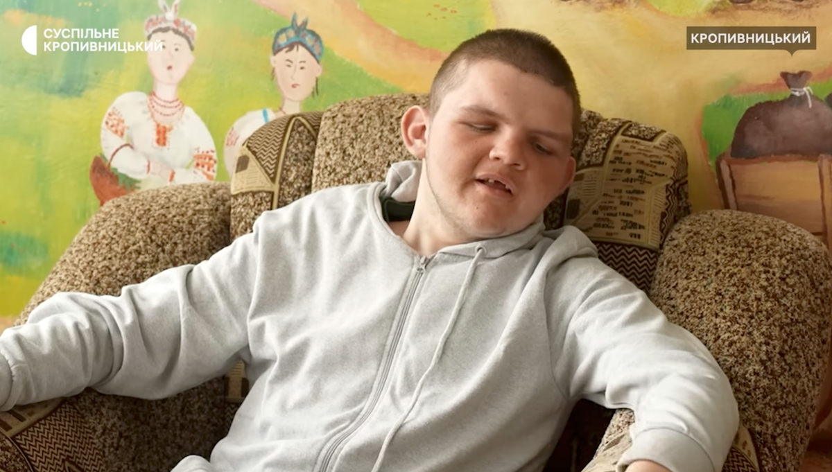 Трьом жителям Кіровоградщини оголосили підозри за утримування у неволі 20-річного чоловіка