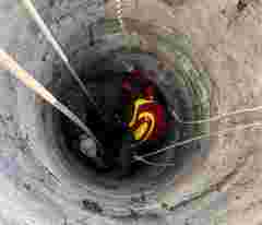 На Львівщині рятувальники дістали з колодязя тіло зниклого безвісти 62-річного чоловіка 