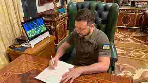 Зеленський запровадив санкції проти виробників зброї та компаній, які будували Кримський міст