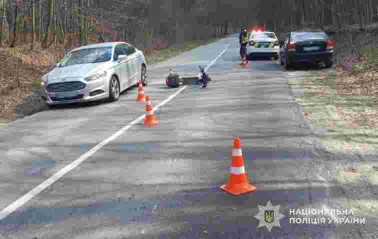 27-річна жінка потрапила в реанімацію після падіння з самоката у Львові