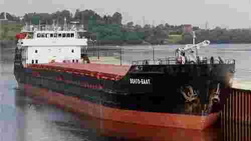 В Азовському морі затонуло судно з пшеницею та росіянами на борту
