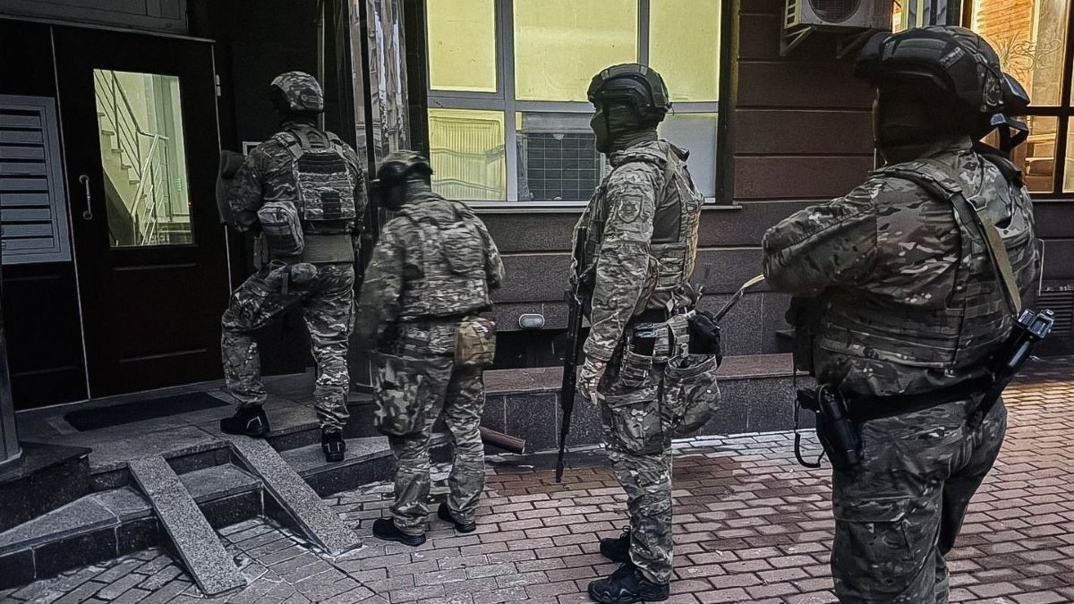 На Дніпропетровщині поліція провела спецоперацію та затримала підозрюваних у нападі на суддю