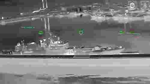 Українські дрони уразили флагманський фрегат росіян у Чорному морі