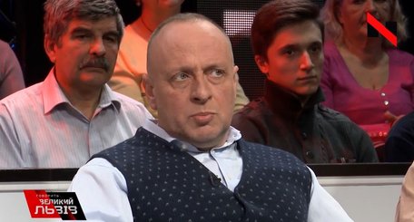 Сім’я нардепа Андрія Кота пересіла на орендований у власної фірми дорогий кросовер Mercedes