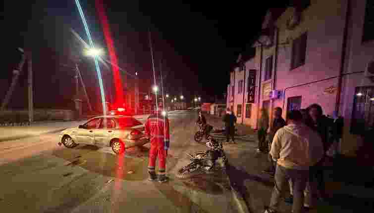 П'яний водій збив двох пішоходів та протаранив три мотоцикли в Збаражі