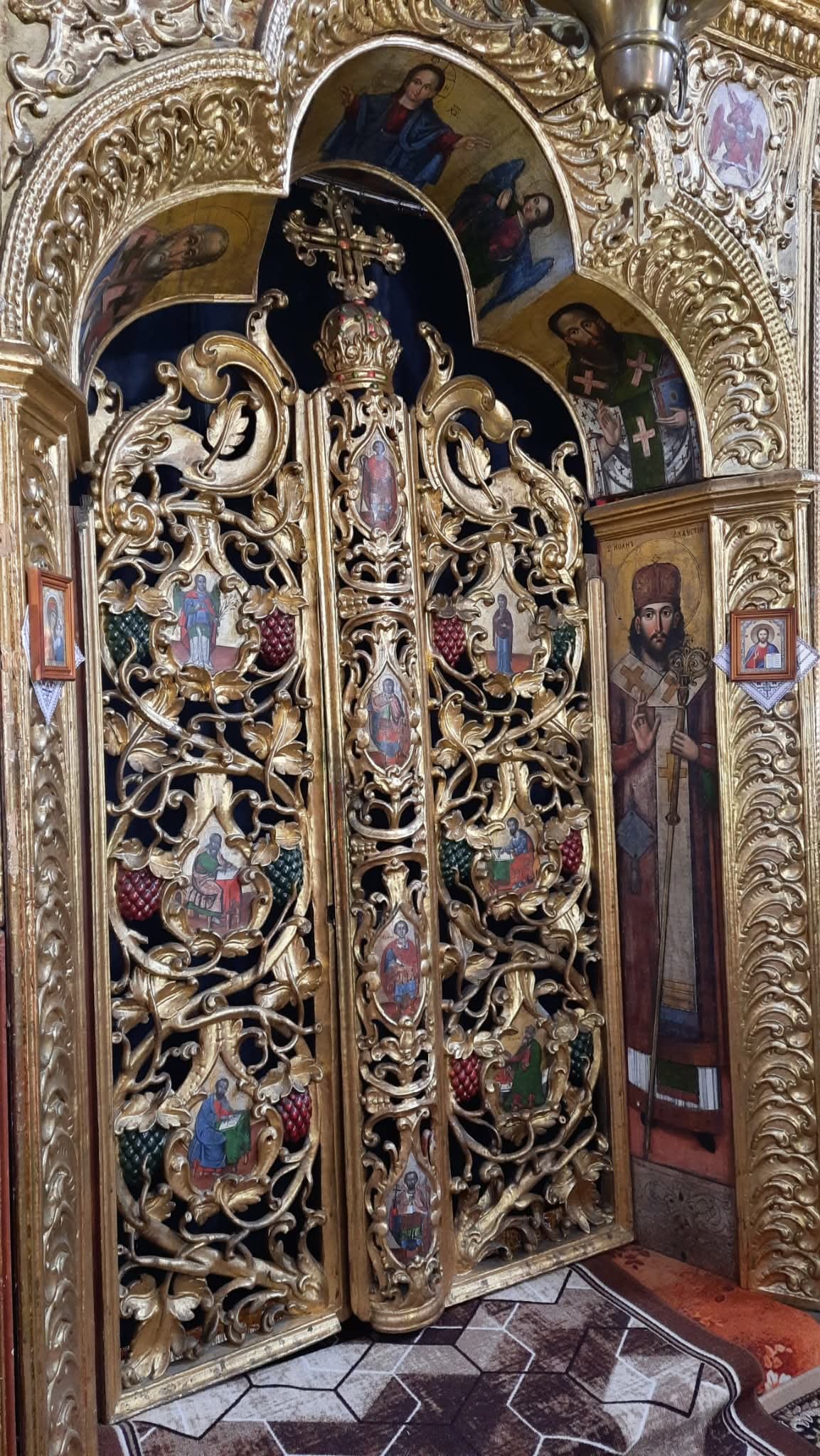 Царські ворота іконостаса