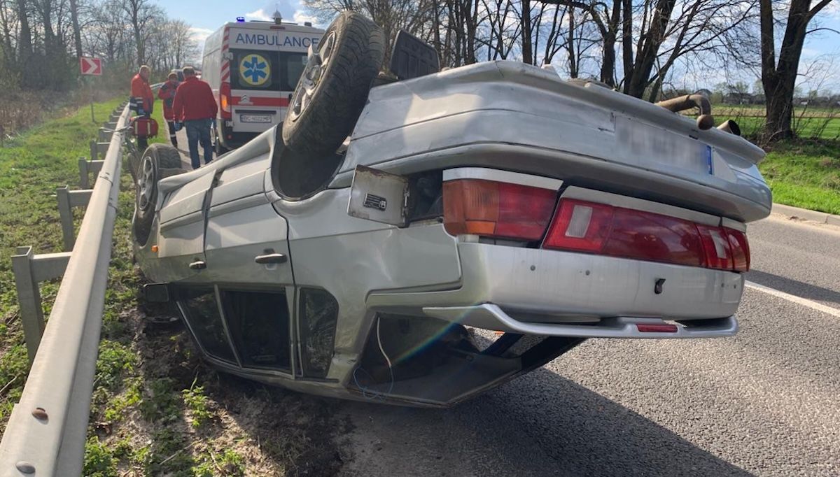 На Львівщині водій легковика не впорався з керуванням, перекинув авто та загинув