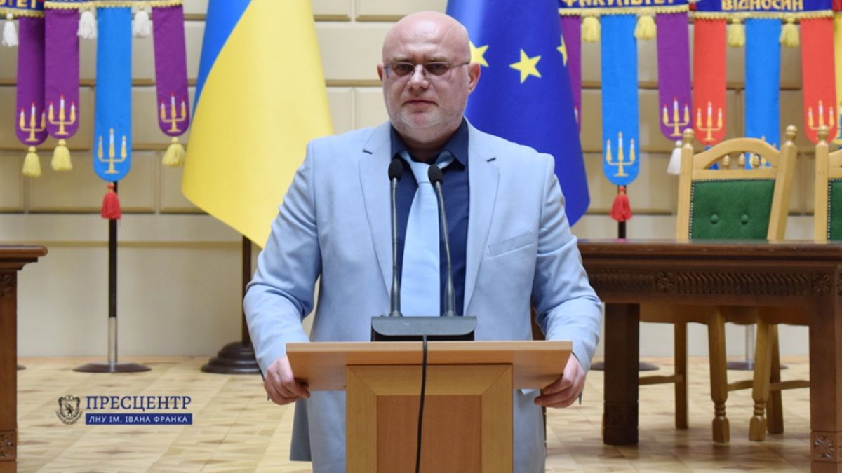 Екскандидата на посаду ректора ЛНУ затримали на хабарі 10 тис. доларів