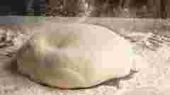 Дотриматися рецепту не досить: чому не піднімається тісто на паску і як це виправити