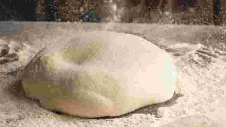 Дотриматися рецепту не досить: чому не піднімається тісто на паску і як це виправити