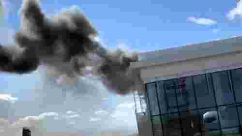 На в’їзді в Ужгород загорівся недобудований автосалон