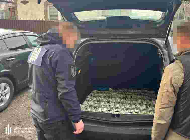 На Черкащині викрили військового дисциплінарного батальйону на вимаганні 12 тис. доларів хабаря