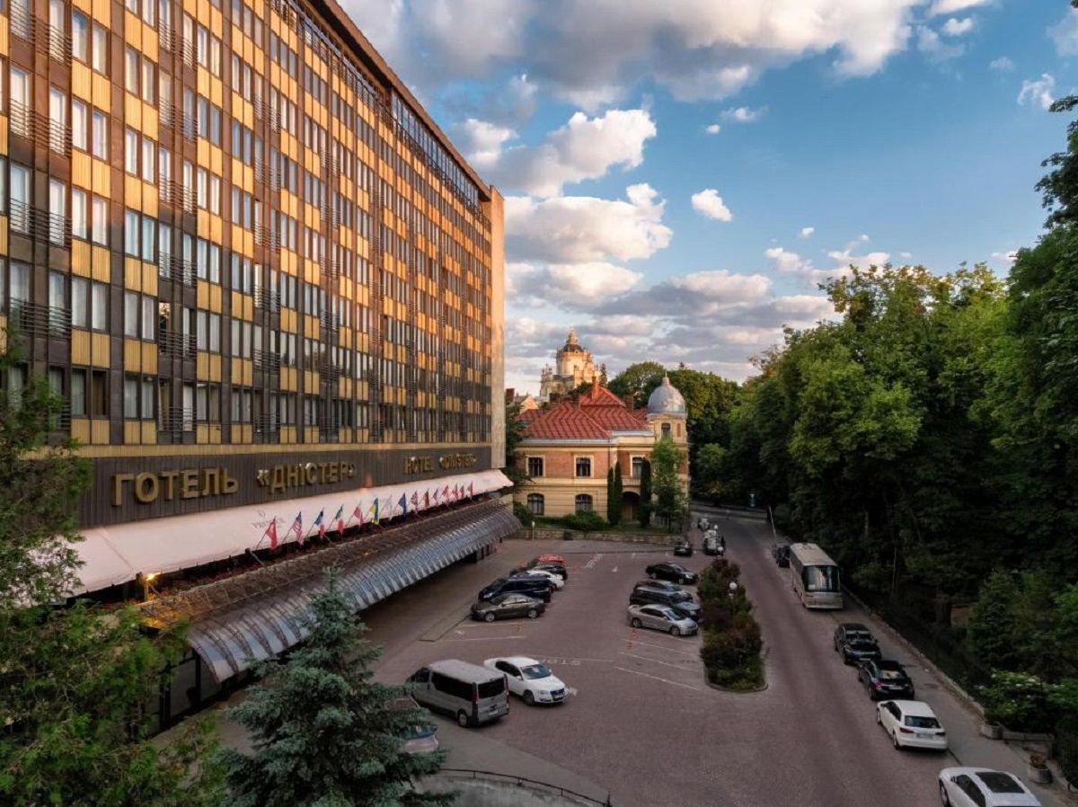 Мерія оприлюднила середні зарплати у львівських готелях за 2025 рік