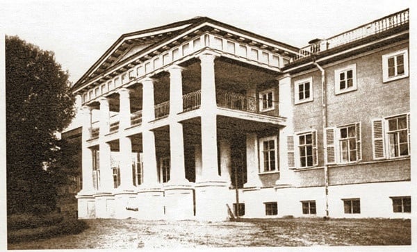 Головний фасад садиби