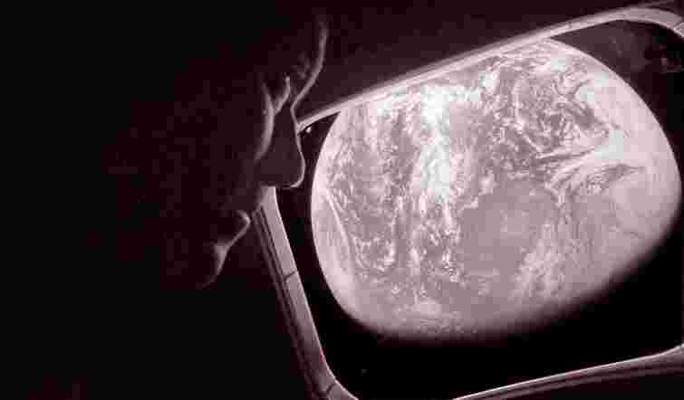 Повернення людства на Місяць