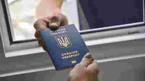 Правоохоронці викрили схему незаконного виїзду чоловіків за кордон під виглядом музикантів