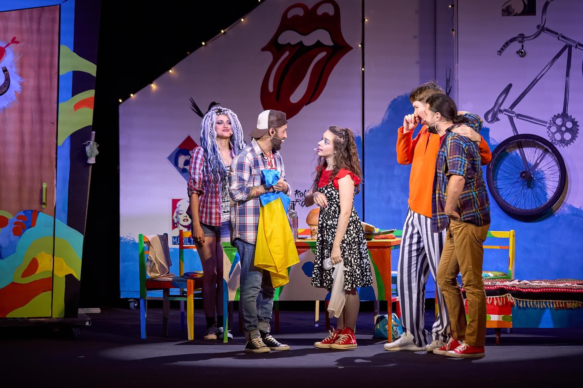 Сцена з вистави «Патріот»