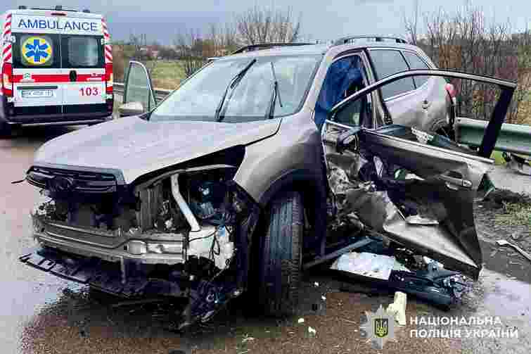 Унаслідок зіткнення з відбійником на Рівненщині загинув водій Subaru