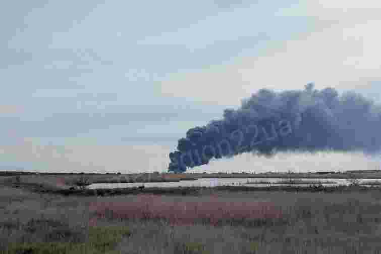 Дрони вночі атакували нафтобазу в анексованій Феодосії