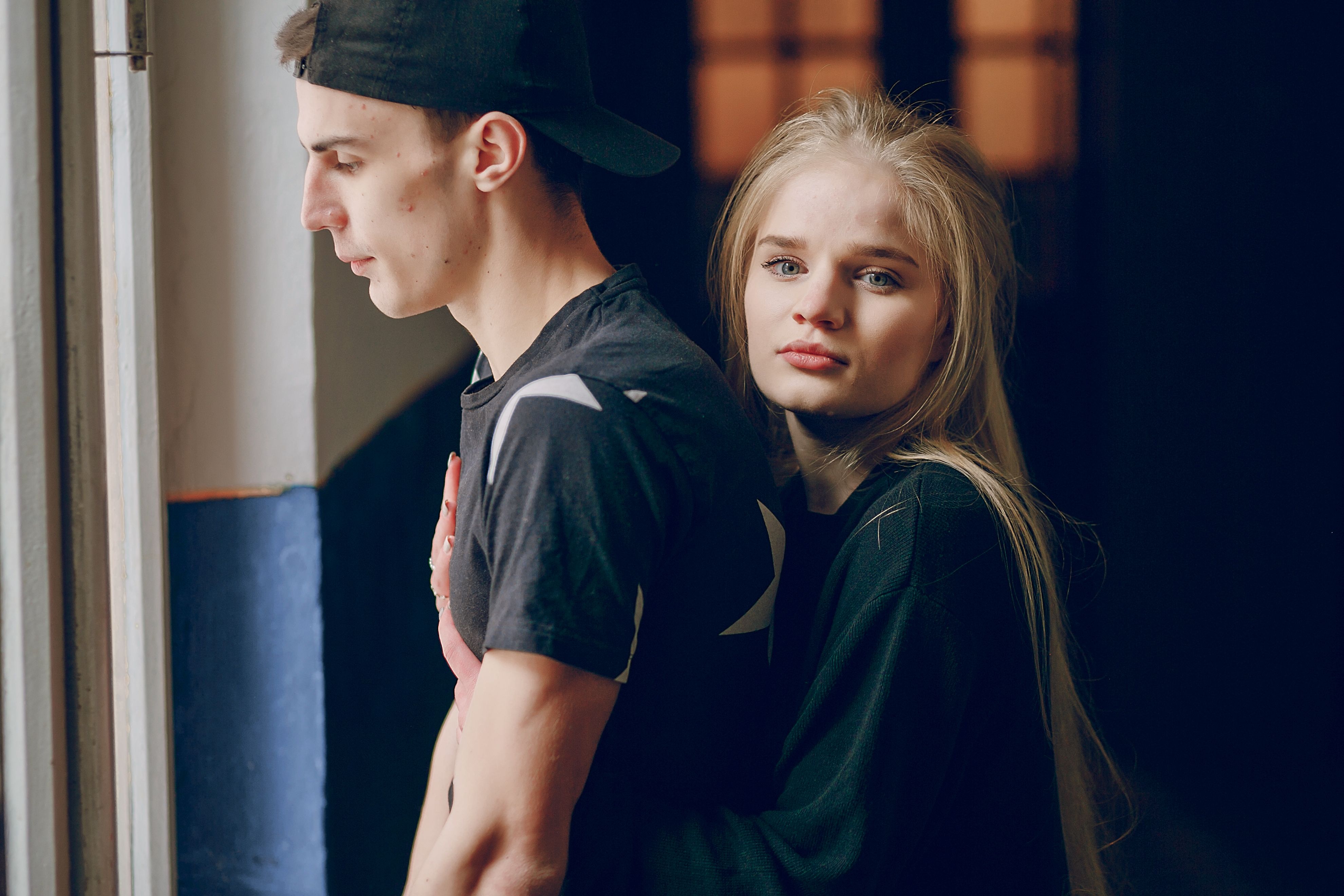 За сильним притяганням часто стоять старі психологічні сценарії. Фото Freepik