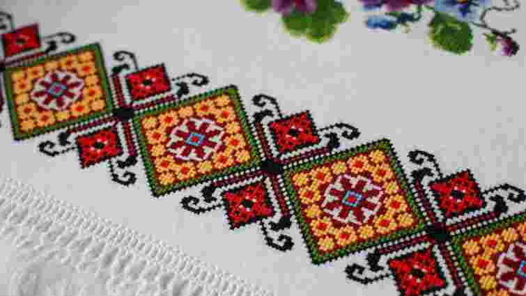 Не просто прикраса, а реліквія: на що звернути увагу при виборі рушника для великоднього кошика