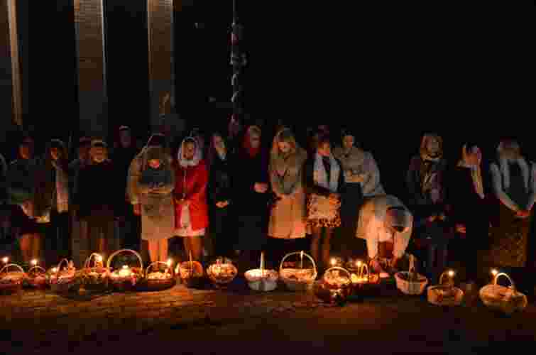 Розклад святкових богослужінь у церквах Хмельницького на Велику суботу та Великдень