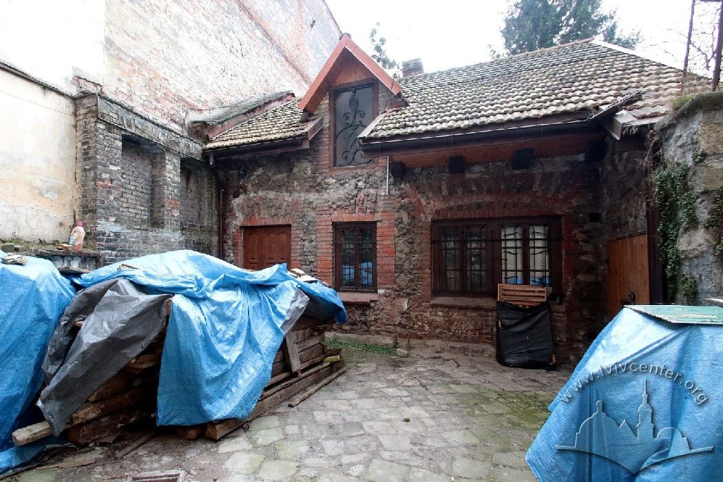 Перебудована стайня (фото Ярослава Тимчишина з Центру міської історії)