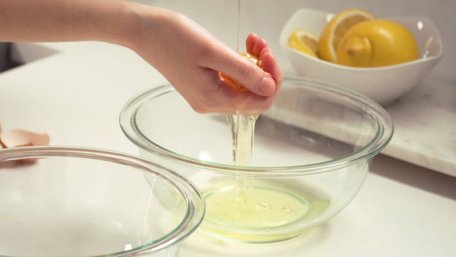 Можна навіть заморозити: 5 ідей, що зробити з яєчними білками після випікання пасок