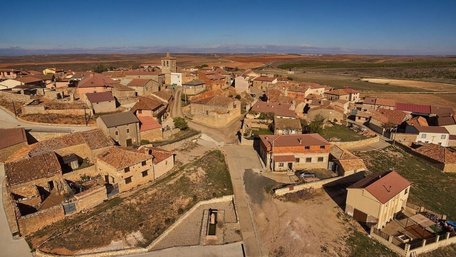 Безоплатне житло і посада директора бару: як іспанське село залучає нових мешканців
