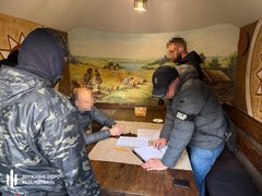 Посадовця «Укрзалізниці» затримали на хабарі у 100 тис. доларів 