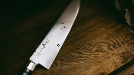 Чашка замість точила: як нагострити ніж самостійно