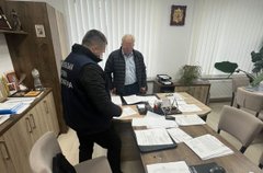 Голова громади на Тернопільщині отримав підозру за зрубані в парку дерева